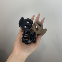 Catch the head of the head with high horse tail grinding pumpkin grab the head of the ball