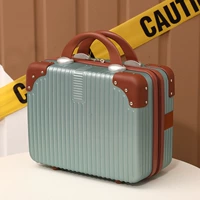 Темно-зеленый