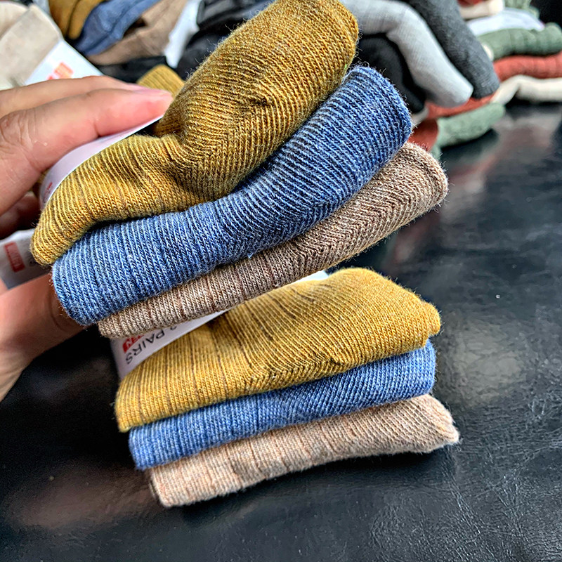 Fitting room offline 79 couple models autumn and winter mid-tube comfortable sweat-absorbing elastic men's socks women's socks A617