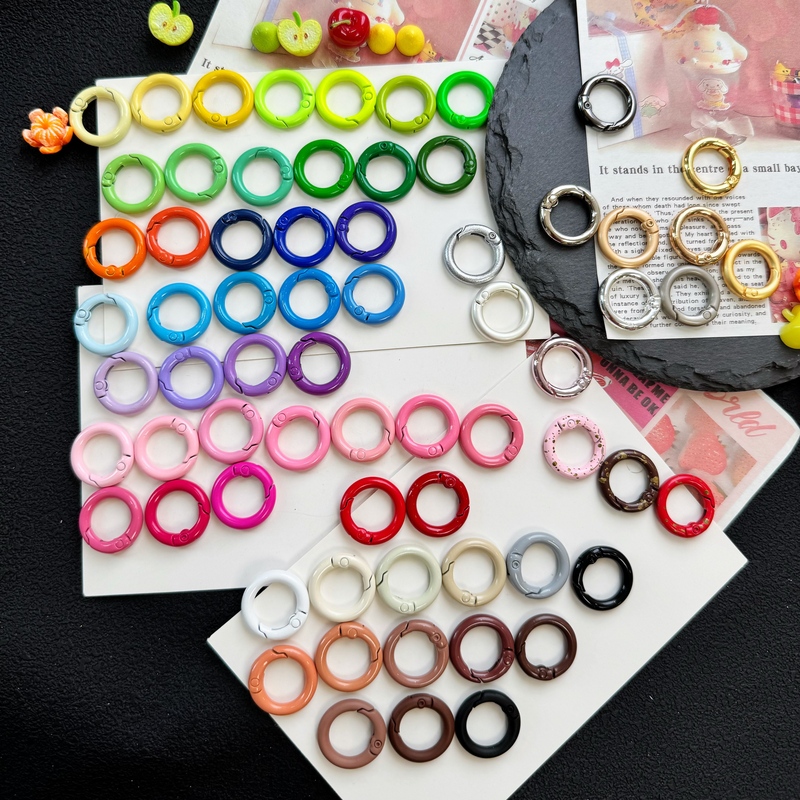 Pink Macaron Color 20mm Round Keychain Guangdong Colorful Painted 2.0 Round Spring Buckle Keychain Pink Macaron Color 20mm Round Keychain Guangdong Colorful Painted 2.0 Round Spring Buckle Keychain