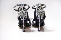 Diamond-encrusted full-color diamond performance Latin dance shoes mid-heeled adult and childrens brand cross-section Latin dance shoes new style