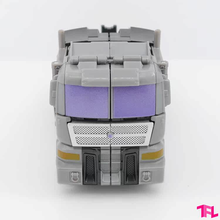 Трансформер 合体战争idw飞天虎uw-02汽车大师航海家级v级飞虎队 Hasbro