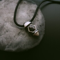 Spot U.S. William Henry P35CF Burst Sterling Silver Inlaid Carbon Fiber Rubber Sterling Silver Buckle Men's Necklace