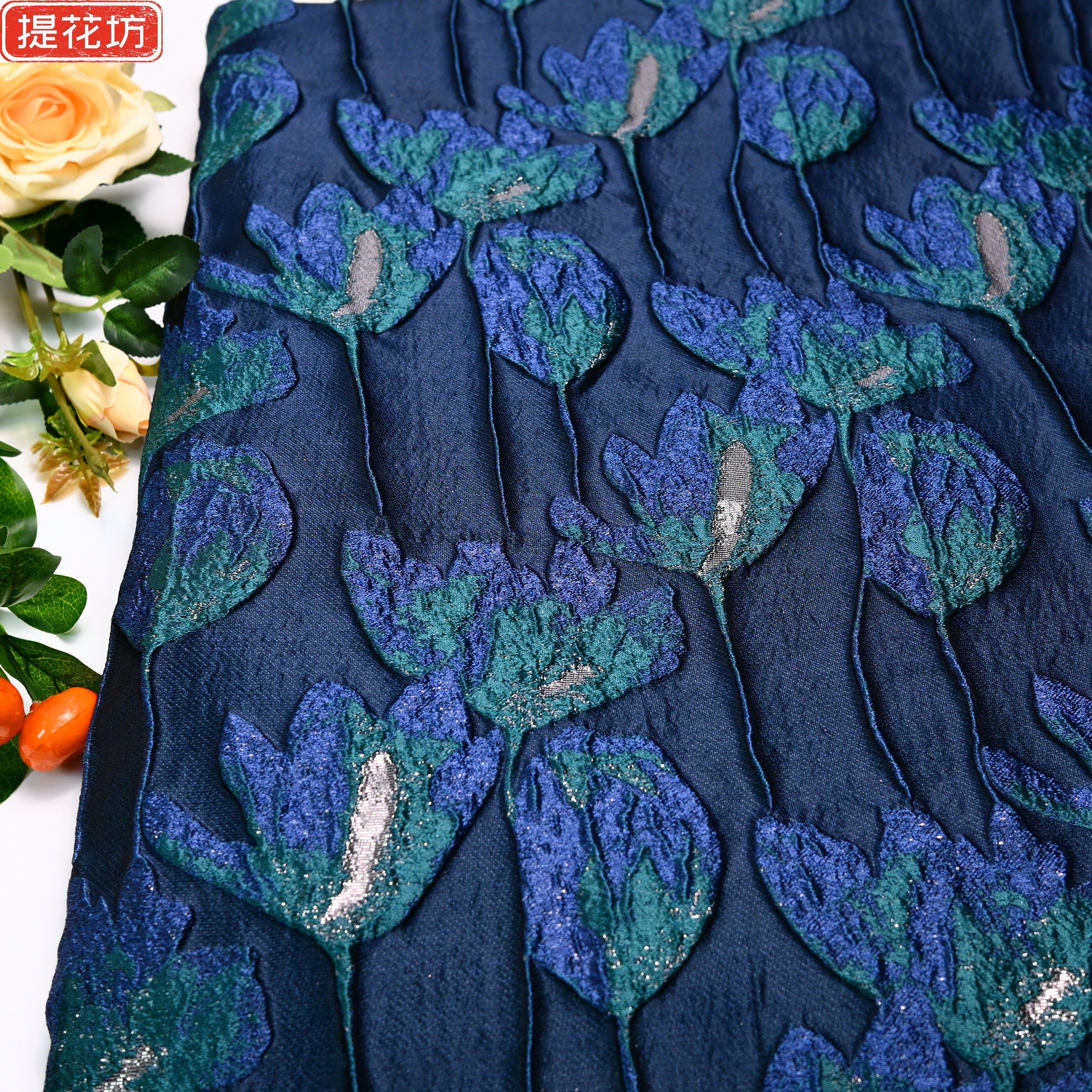 中国風、エンボス加工のチューリップ柄、立体ジャカード織り、ボックス型、柔らかな手触り、デザイナーによるエンボス加工の立体ジャカード織り