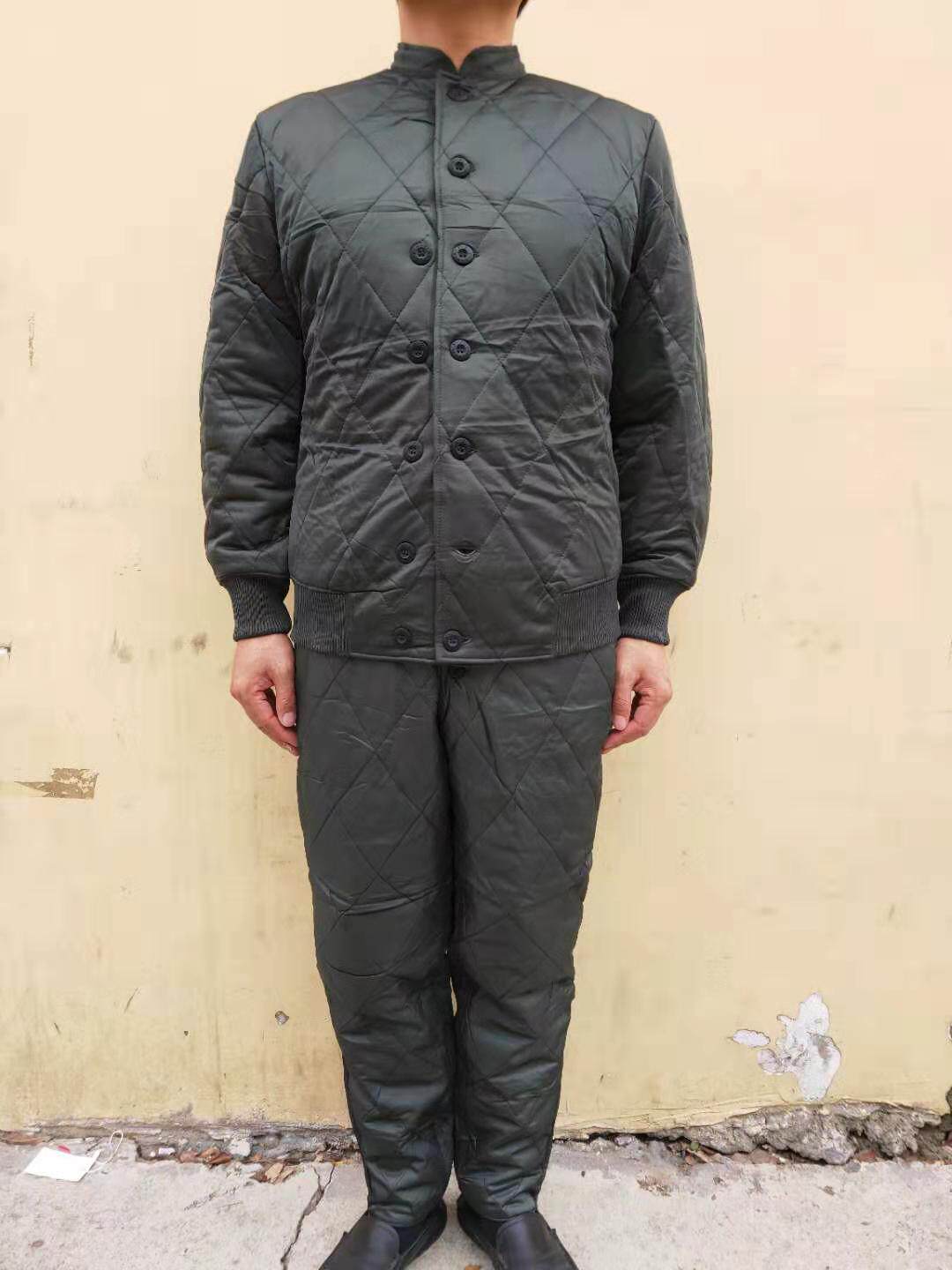 Pine branch green cold zone cotton pants