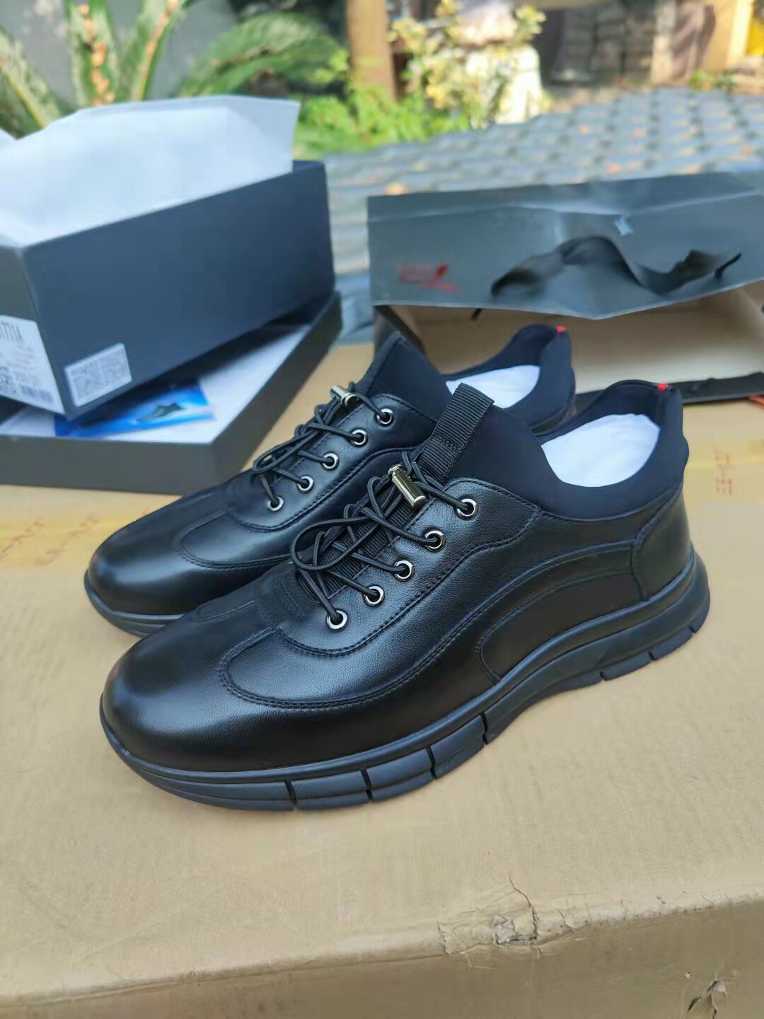 Weihai Golden Monkey to help Chinese astronauts on landing leather shoes