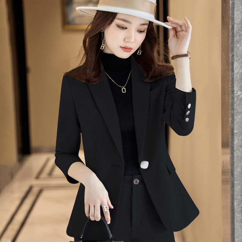 Black small suit jacket woman 2022 new spring autumn little sub casual temperament to work suit and suit suit