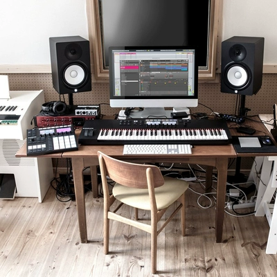 Ni Maschine Mk3 DJ Electric Sound Strike Midi клавиатура Установка электрозаписи MIDI -контроллер