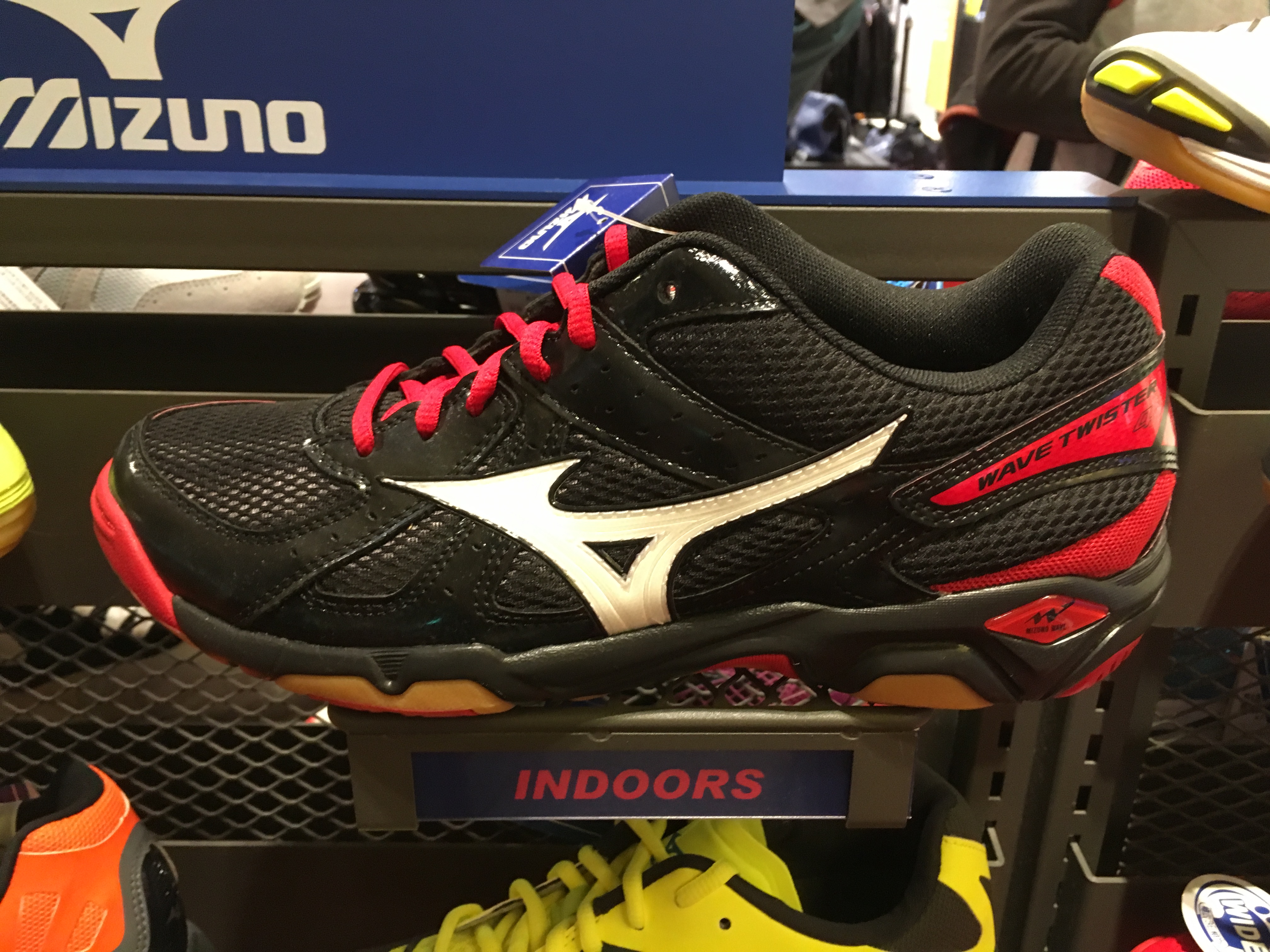 mizuno wave twister olive