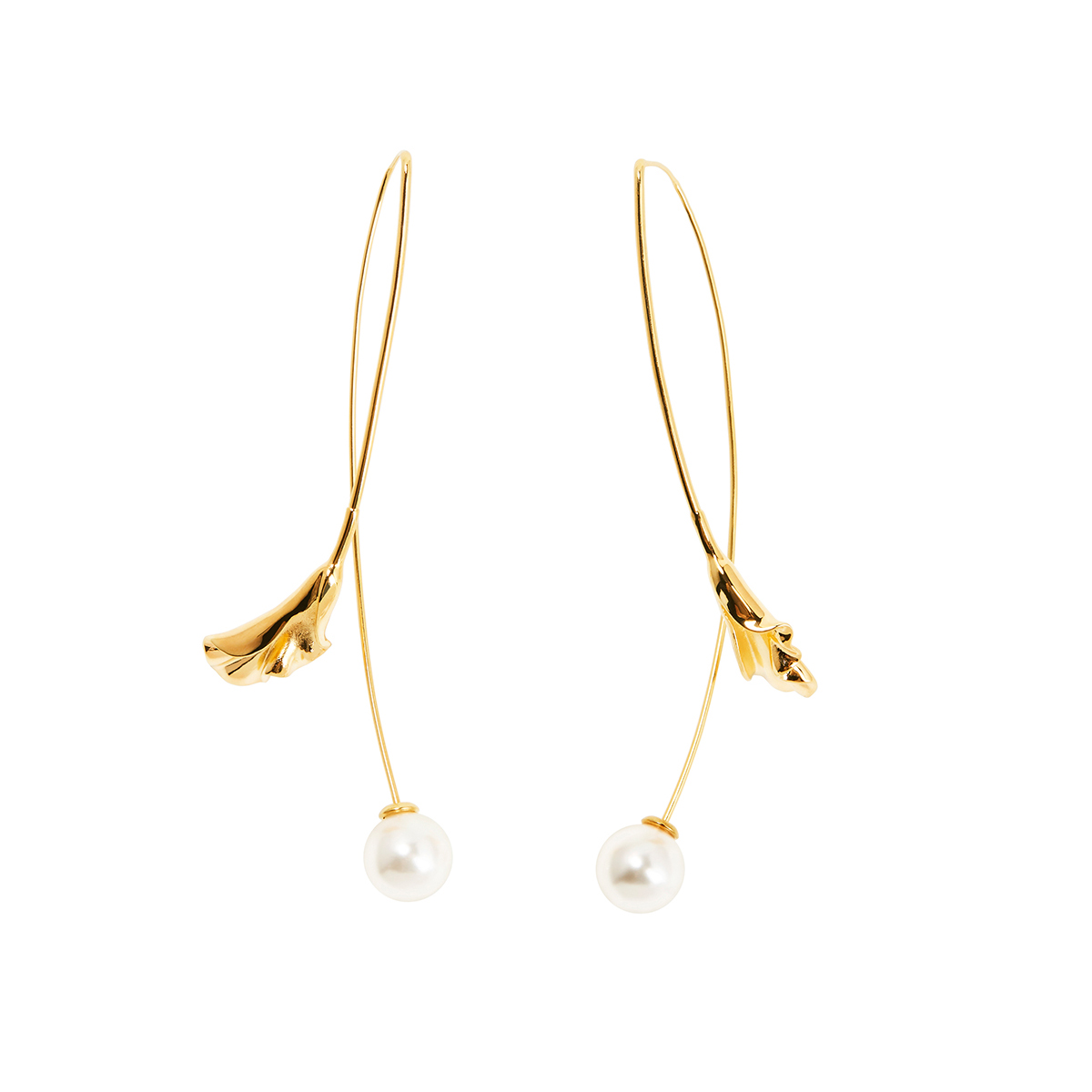 Hey Jewel Naja Oujf Handsculpted pearl flowers by hand - carved earrings original