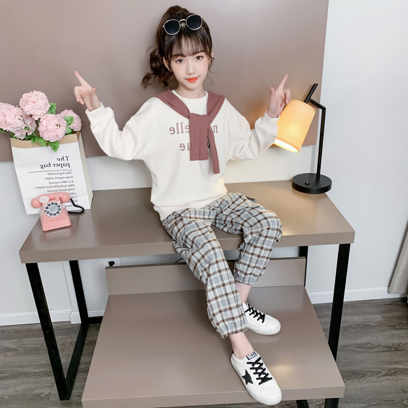 Korean girls autumn 2020 new Korean version of the big child girl fashionable Western school sweater plaid pants two-piece tide