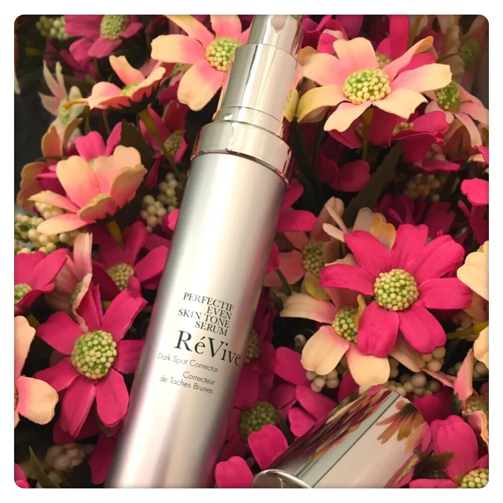 A white to the bottom ReVive Levy skin-whitening Pale Cream Essence 30ml flak white shiny white oligopeptides 24 years spot