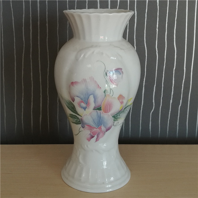 British Aynsley sweetheart flower vase (height 21 5 cm)
