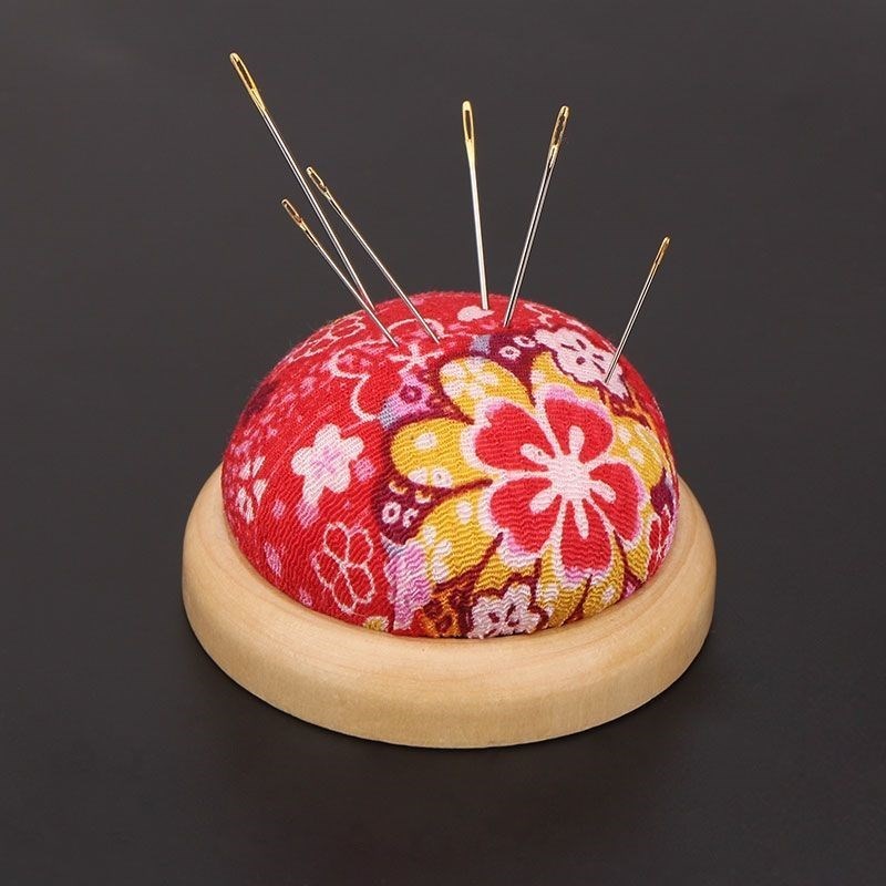 Cross stitch needle zapping tool Needle bag Embroidery needle plug storage bead needle bag Small black clip bag Wind style cute wooden bottom needle bag