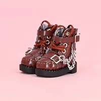 Коричневые ботинки, носки