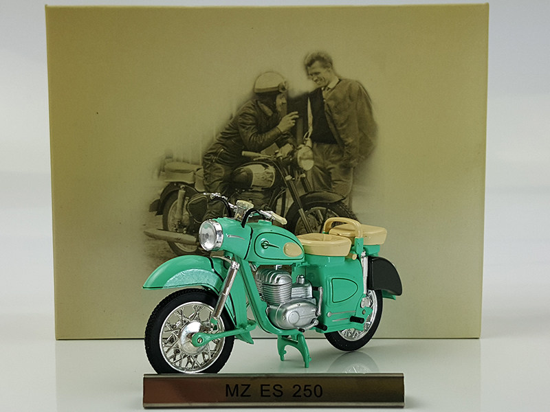 1/24 Atlas MZ ES 250 Green motorcycel model | eBay