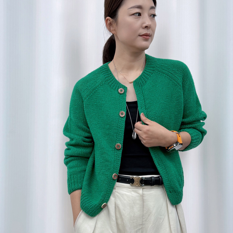 100% Sheep Wool Thin Cardigan, Same Style Yarn Material Package, New Fashion 100% Wool Yarn Knitting