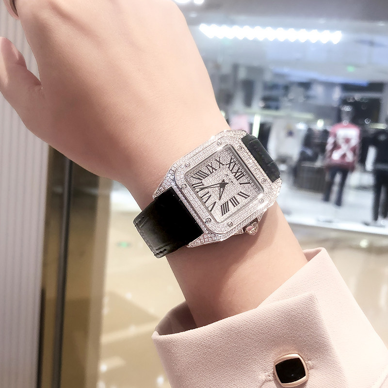 Full of Star Full Diamond Watch Woman Barmaid Retro Light Extravagant and Feminine Watch minimalist Atmosphere Square Table Man