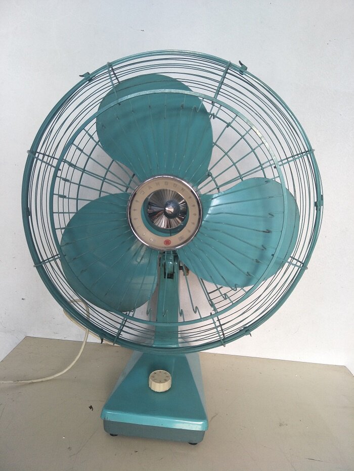 Old antique old-fashioned desk fan VINTAGE retro old Watson electric fan 80s nostalgic fan old electric fan