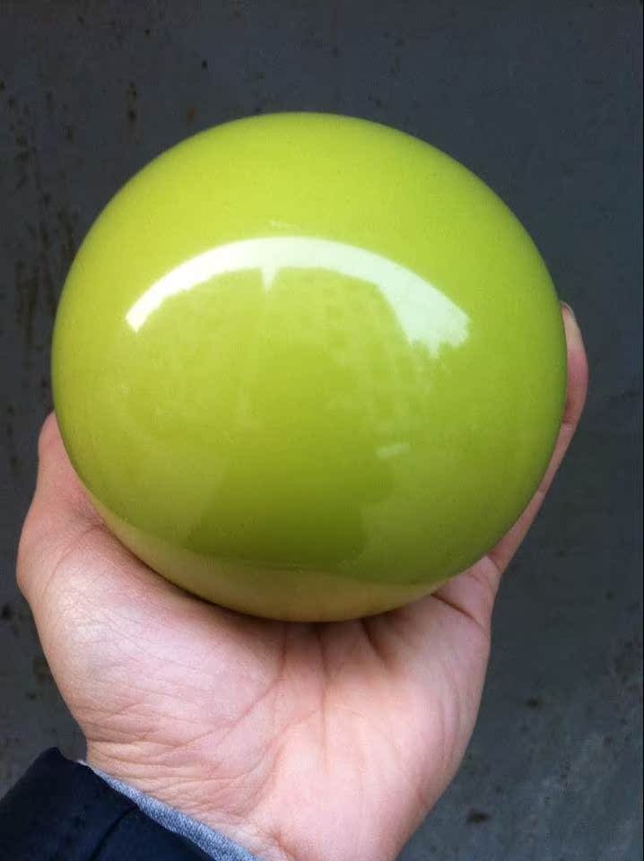 Cung cấp chuyên nghiệp Polyresin nhựa Bowling nhỏ 10 12 14 16 18cm màu sắc khác nhau kích cỡ bộ đồ chơi bowling cho bé