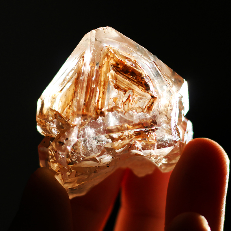 Red Clay Skeleton Crystal, Fluorescent Circuit Board, Scepter, Shining Diamond, Oil-Water Ghost Stone, Window-Opening Castle Raw Stone