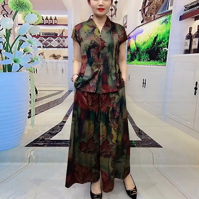 Mom's summer style silk suit 2024 new middle-aged and elderly women's wide wife two-piece top + pants