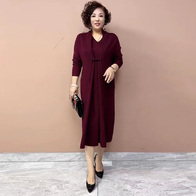 2023 autumn and winter two-piece knitted dresses for middle-aged and elderly mothers, loose, large size, slimming and flesh-covering long skirts