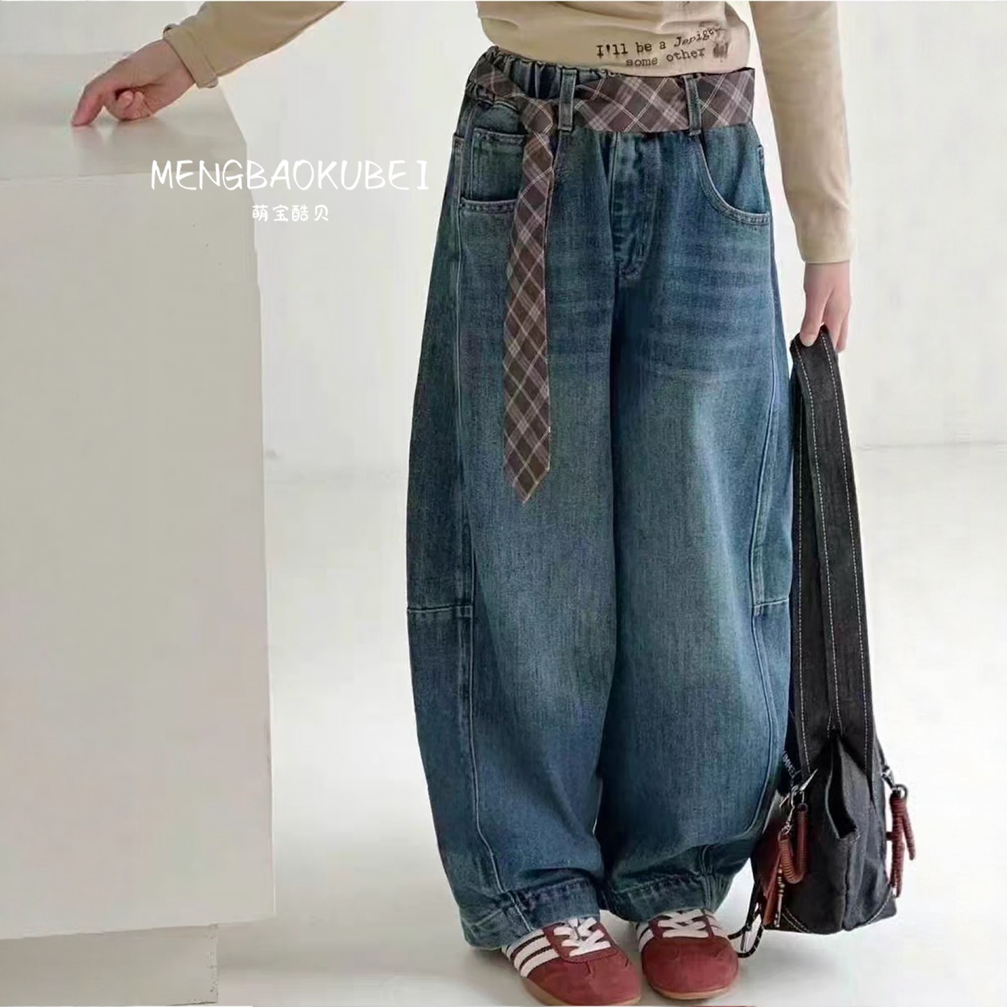 Осенне-зимние модели бархатных джинсов 