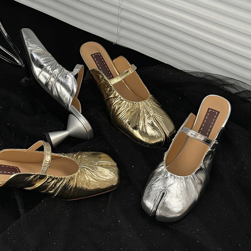 First-Layer Sheepskin~Unique Design Pleated Split-Toe Clogs with Elegant Silver High Heels for Women, Suitable for Summer Outdoor Wear First-Layer Sheepskin~Unique Design Pleated Split-Toe Clogs with Elegant Silver High Heels for Women, Suitable for Summer Outdoor Wear