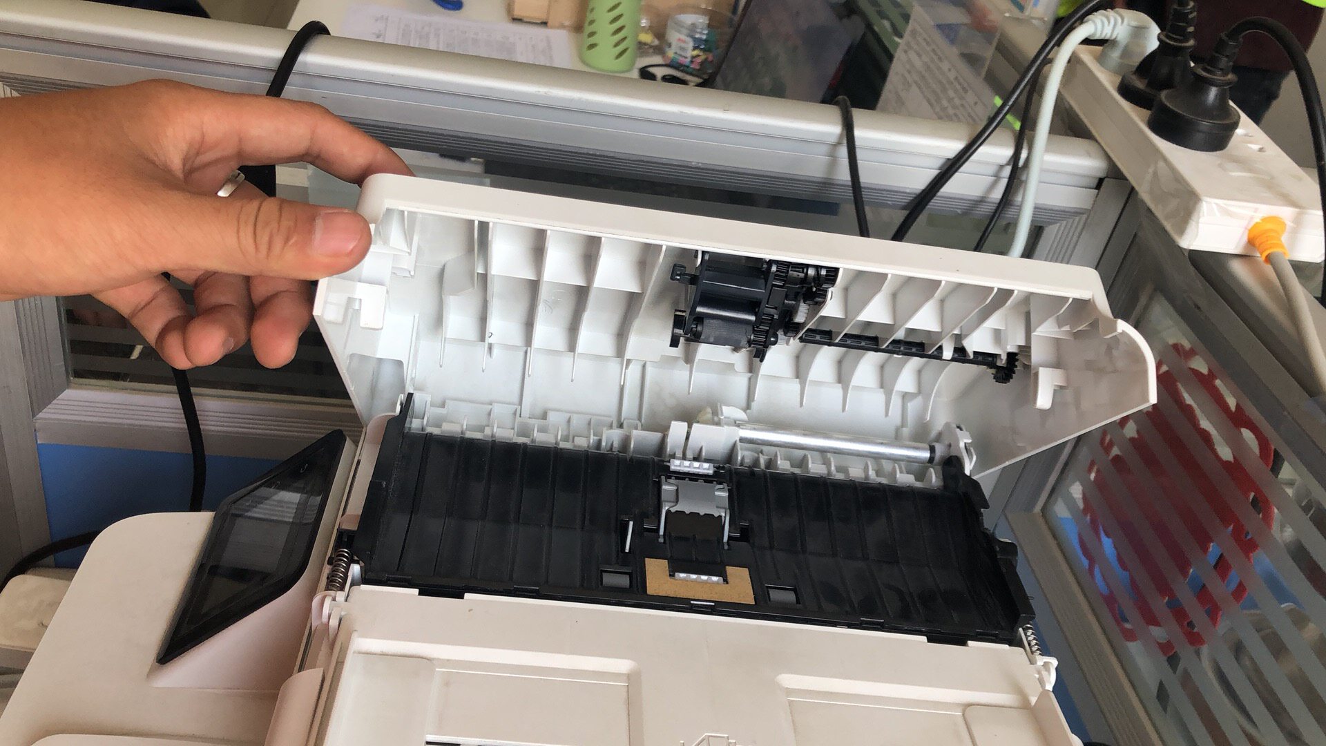 Applicable to HP m181fw 227 277 132 Rubber Wheel Gears Transmitter cover Paper Sendor Accessories