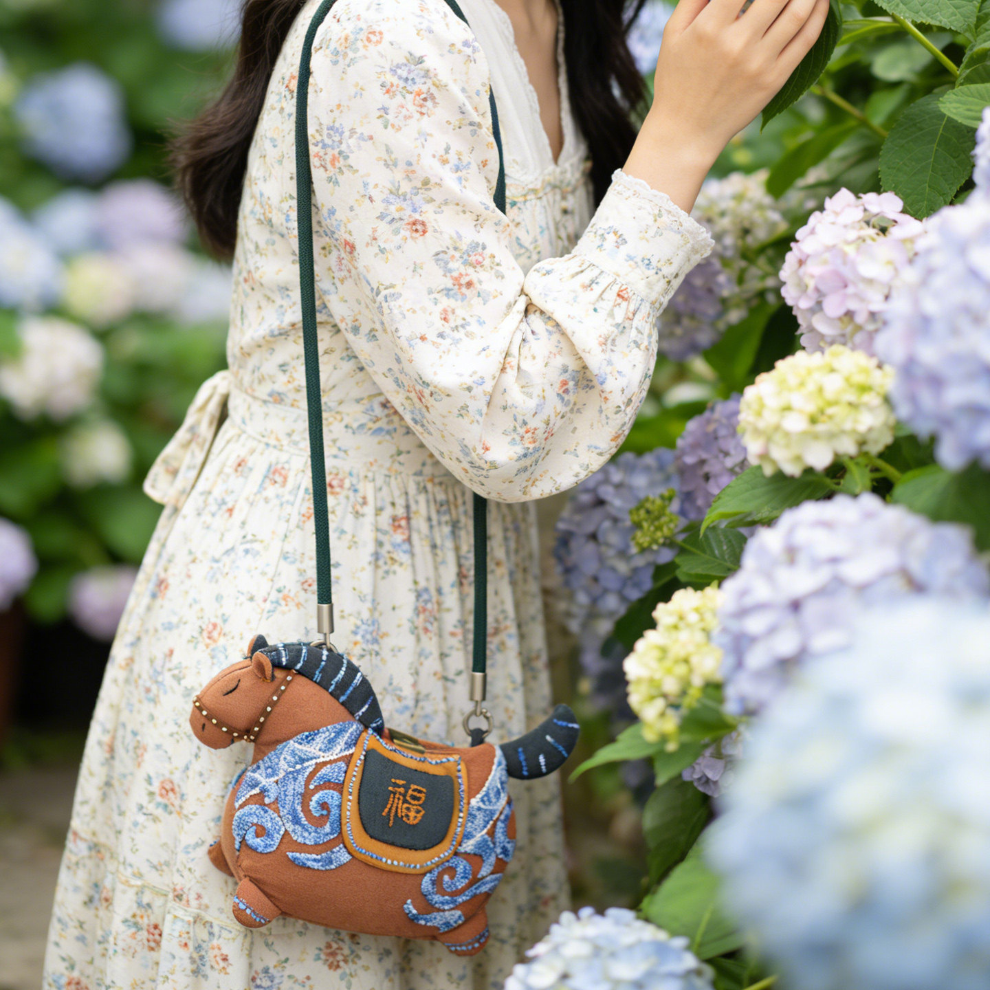 Aka Chinese Trendy Fuma Embroidery Handmade DIY Material Kit Creative Fabric Decoration Multi-purpose Crossbody Phone Bag - Thumbnail 5