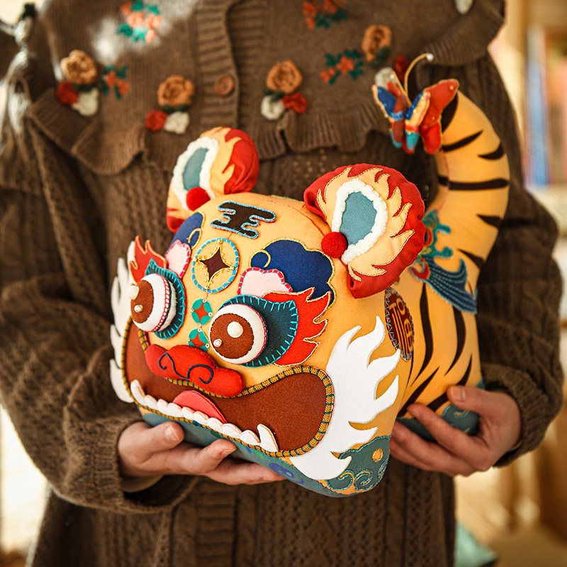 Card Handmade Embroidered Diy Material Bag Three-dimensional Fabric Art Doll Tiger Pendulum self-embroidered holiday auspicious gift-Taobao