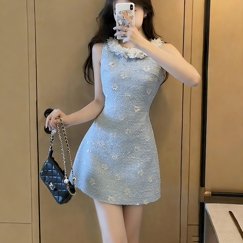 French-Style Elegant and Luxurious Blue Sleeveless Dress with Three-Dimensional Floral Design, Suitable for Socialites, Featuring a Cinched Waist and A-Line Skirt