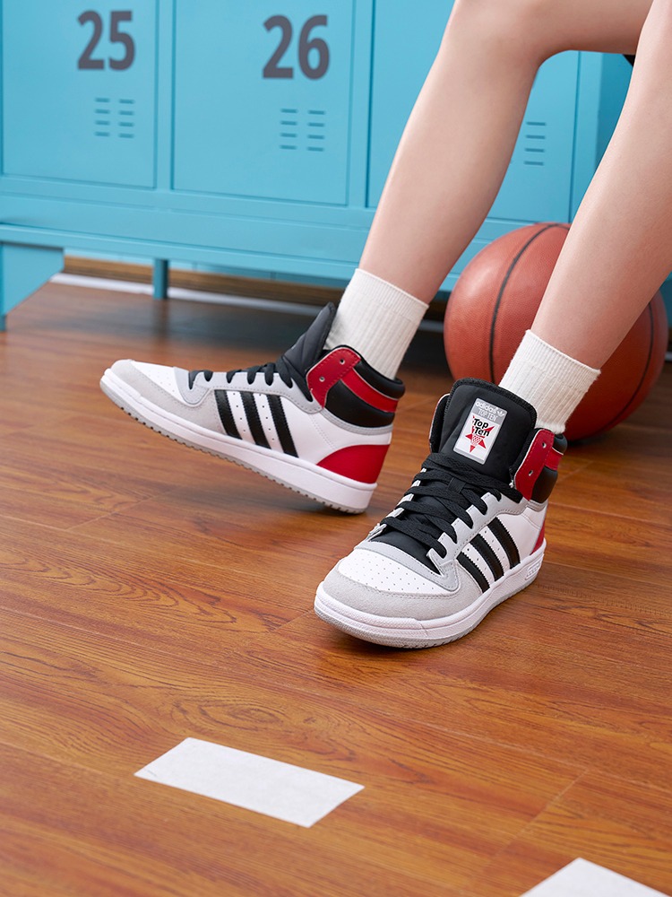 white/black/grey/red