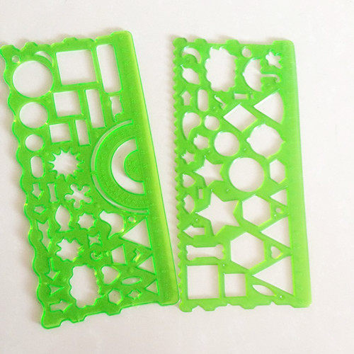 Drawing ruler Round formwork Soft glue ruler Versatile Formwork Geometric Student Painting Drawing 2 Pieces 20cm