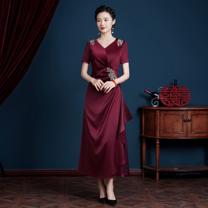Wedding Mother-Of-The-Bride Dress, High-End Young Style, Mother-In-Law Wedding Banquet Outfit, Red Short-Sleeved Dress, Summer 2026 New Model
