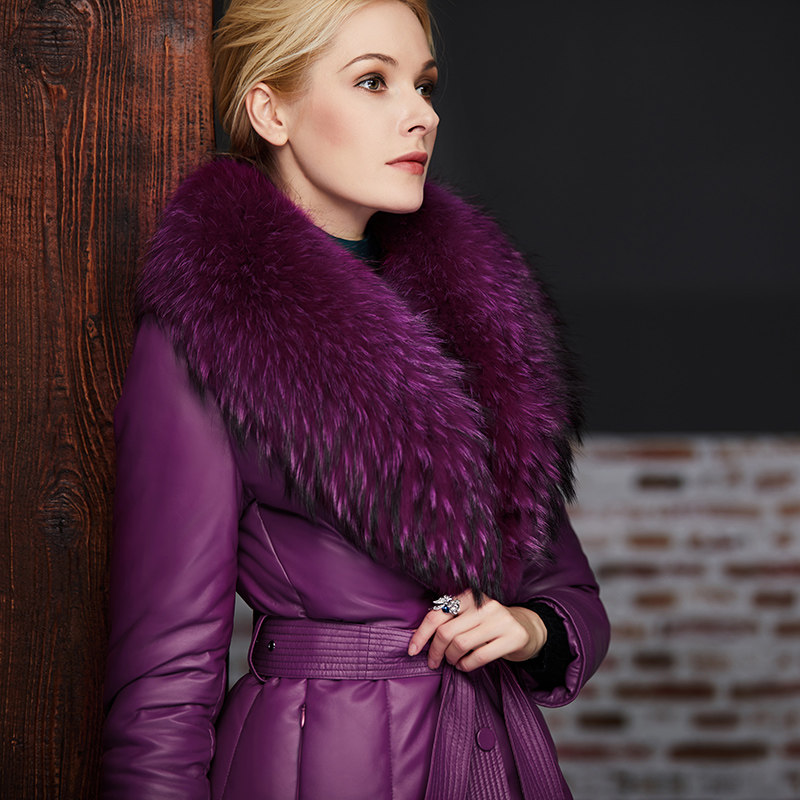 U N Q luxurious whole leather big raccoon fur collar in the middle long version of sheep skin thickened warm genuine leather down clothes woman