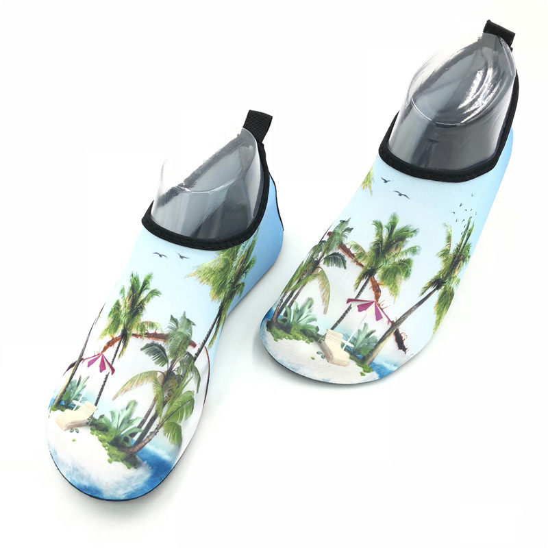 Beach socks and overshoes men's diving snorkeling wading wading river women's swimming shoes soft shoes non-slip anti-cut anti-piercing barefoot skin shoes