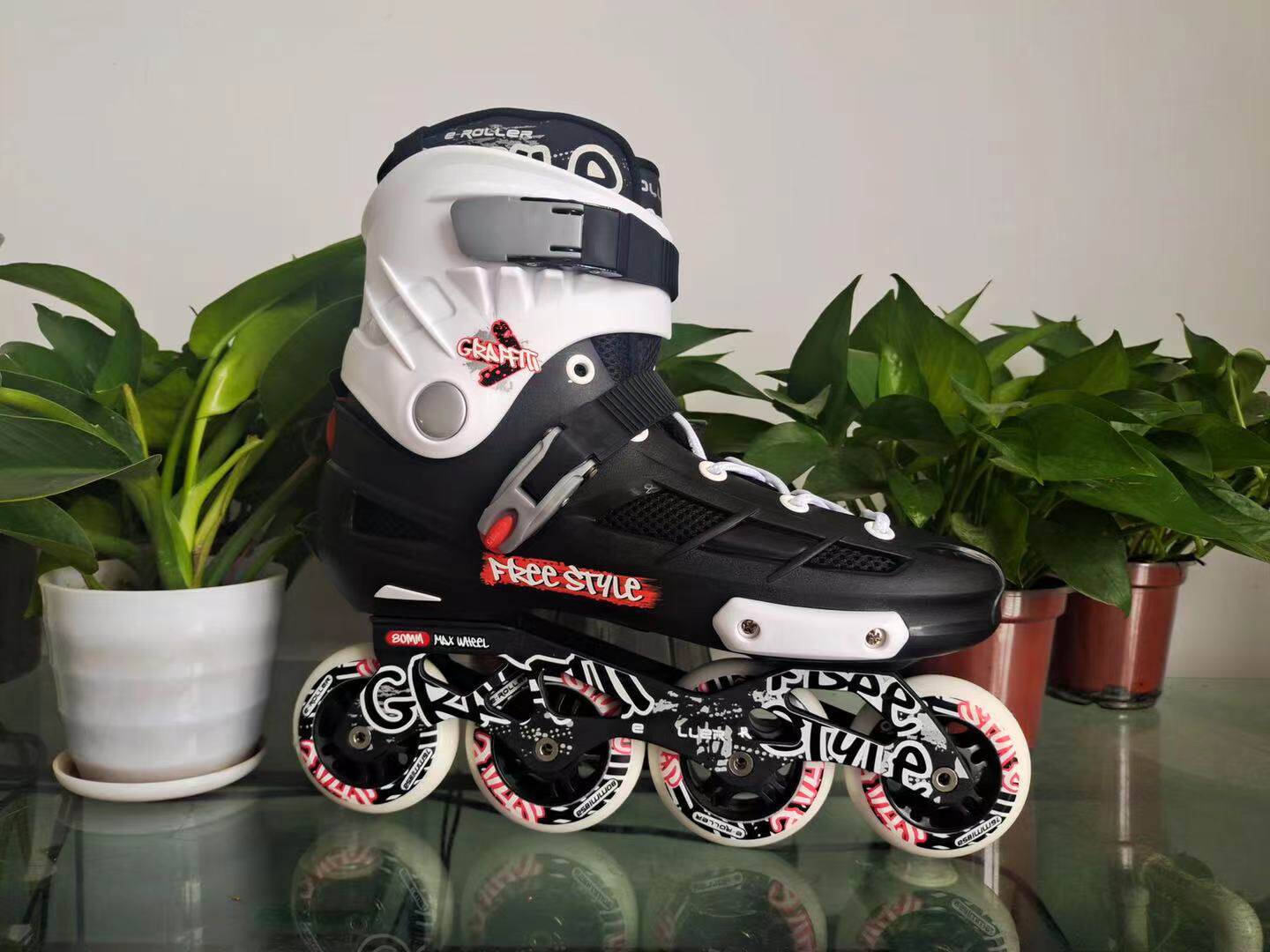 Lexiu a variety of broken code specials for adult skates college students roller skates children and teenagers Fess flat flower shoes