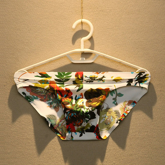 Japanese Ice Silk Seamless Men's Underwear with Pure Cotton Crotch, Antibacterial Shorts, Low-Waist Breathable Trendy Personalized One-Piece Briefs