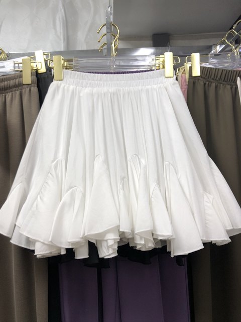 Niche ruffle-edged flower bud short skirt for women in white super fairy