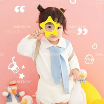 Childrens photography props yellow magnifying glass studio indoor funny photo creative hand holding playful ornaments photo