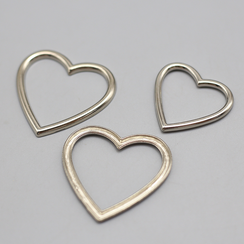 Silver Hollow Heart-Shaped Ring Buckle Clothing Bag Box Hat Jewelry Connecting Ring DIY Jewelry Accessories Silver Hollow Heart-Shaped Ring Buckle Clothing Bag Box Hat Jewelry Connecting Ring DIY Jewelry Accessories