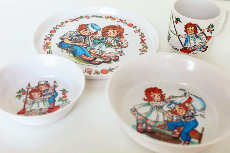19-11 US 1969 Antique vintage RAGGEDY ANN ANDY Children's cutlery trays Small bowls of water