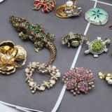 Европейские и американские Y Одно винтажные текстура антикварные нишевые насекомые насекомые, черепахи, большие крокодильные птичьи броши объединены