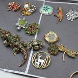 Европейские и американские Y Одно винтажные текстура антикварные нишевые насекомые насекомые, черепахи, большие крокодильные птичьи броши объединены