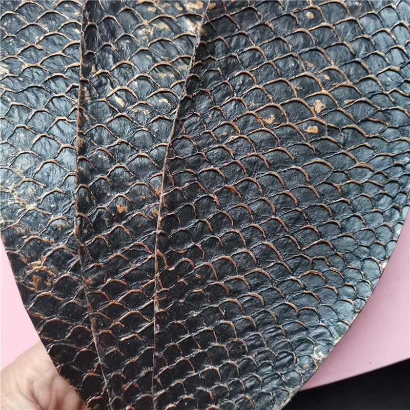 Black Gold-Edged Carp Leather 9* 25cm Shaped as Shown in the Picture, Hand-Inlaid Jewelry, Wallet, Earrings, Hairpin, Genuine Leather Material