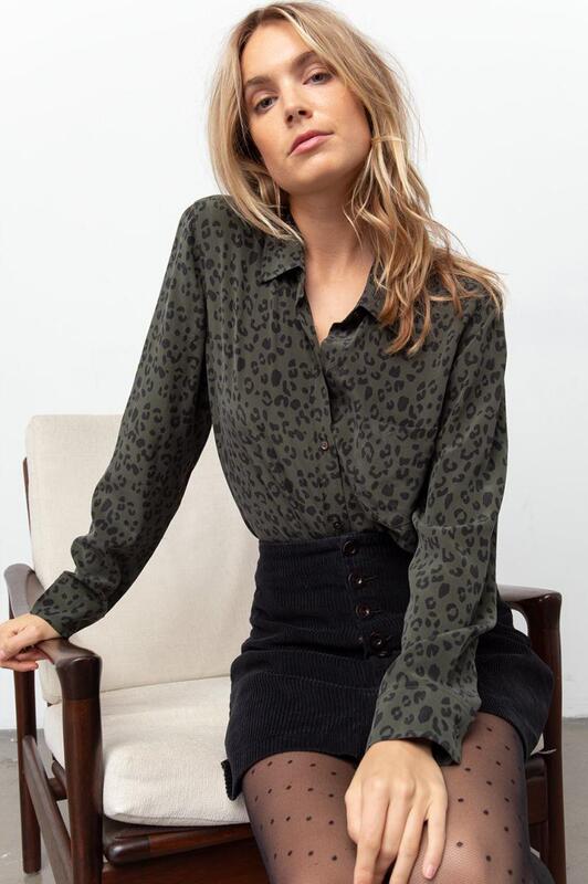 Unique Leopard Print 2019 Summer New Arrival Leopard Print Two-Tone Single Pocket Long-Sleeve Silk Shirt for Women