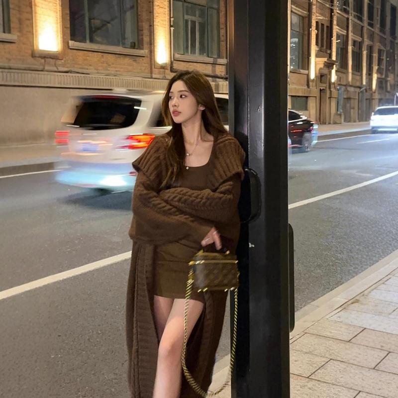 Autumn and Winter High-End Coffee-Colored Sweater Coat for Women, Lazy Style, Large Lapel, Long Knitted Cardigan, Thickened Coat, Loose Fit Autumn and Winter High-End Coffee-Colored Sweater Coat for Women, Lazy Style, Large Lapel, Long Knitted Cardigan, Thickened Coat, Loose Fit