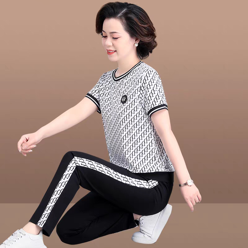 Middle-Aged and Elderly Mothers' Summer Short-Sleeved T-Shirts, Sportswear, Casual Suits, Middle-Aged Women's Age-Reducing Tops, Two-Piece Sets Middle-Aged and Elderly Mothers' Summer Short-Sleeved T-Shirts, Sportswear, Casual Suits, Middle-Aged Women's Age-Reducing Tops, Two-Piece Sets